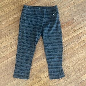 Nike dri fit cropped leggings